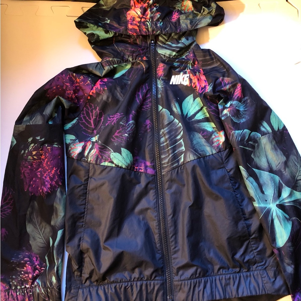 Girls Nike windbreaker